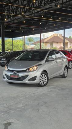 HYUNDAI HB20S 1.6 PREMIUM 16V FLEX 4P AUTOMÁTICO HYUNDAI HB20S 1.6 PREMIUM 16V FLEX 4P AUTOMÁTICO